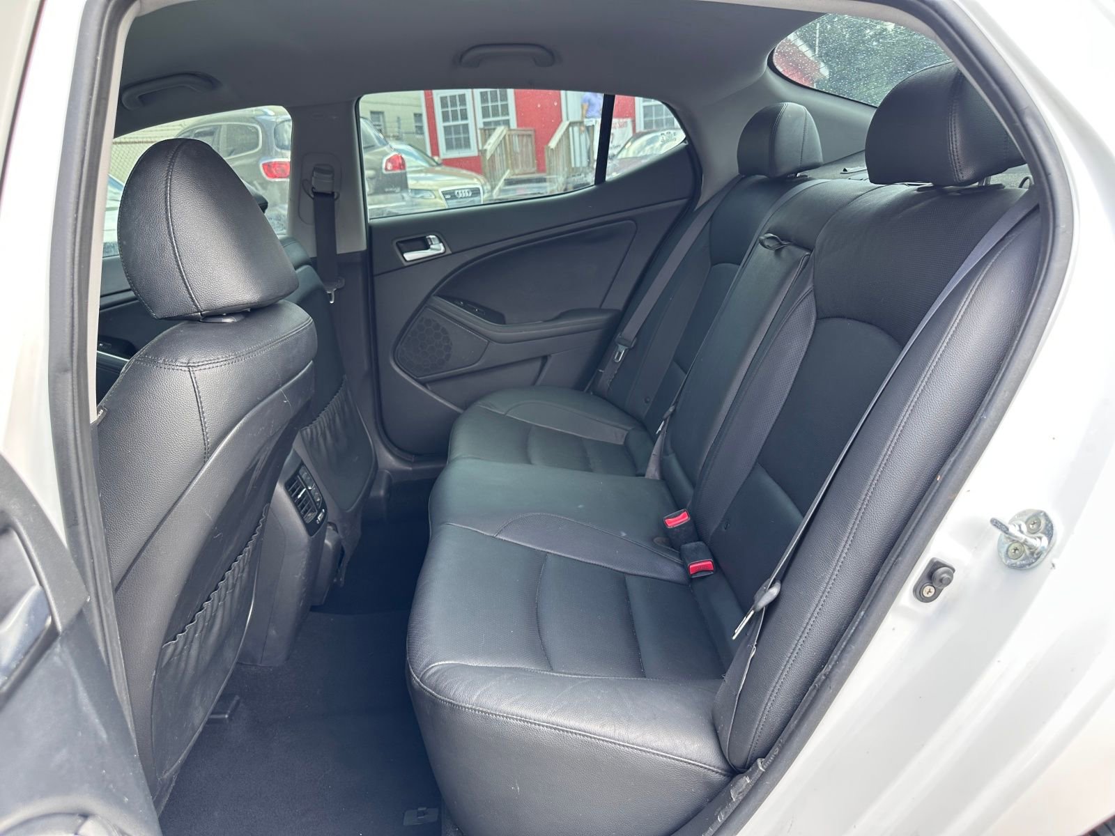 Vehicle image 15 of 21