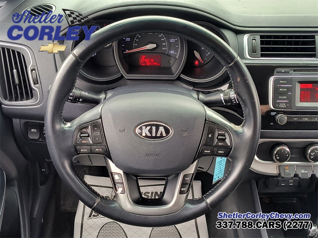 Vehicle image 16 of 25