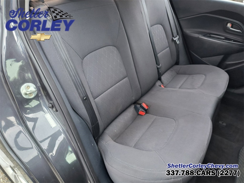 Vehicle image 22 of 25