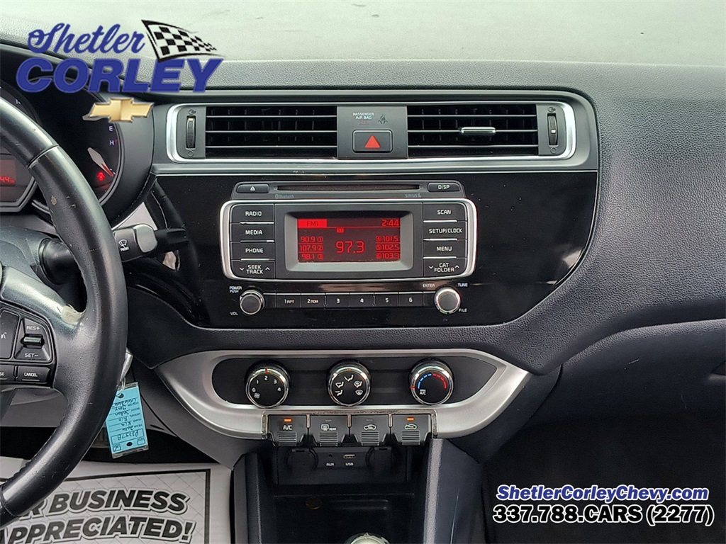 Vehicle image 17 of 25