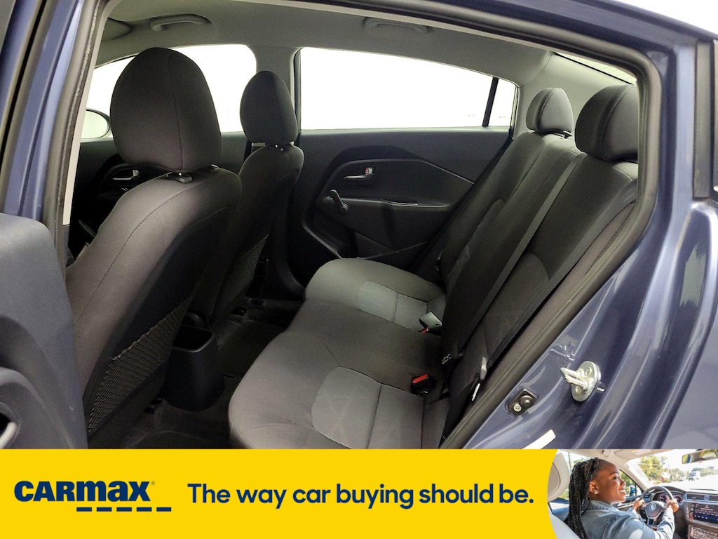 Vehicle image 23 of 26