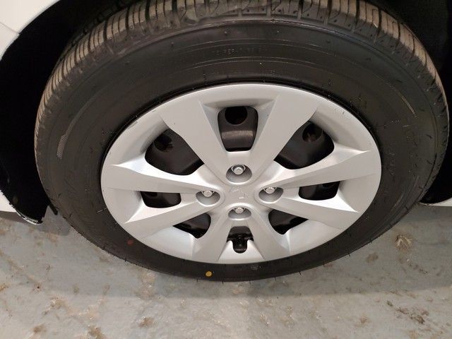 Vehicle image 27 of 31