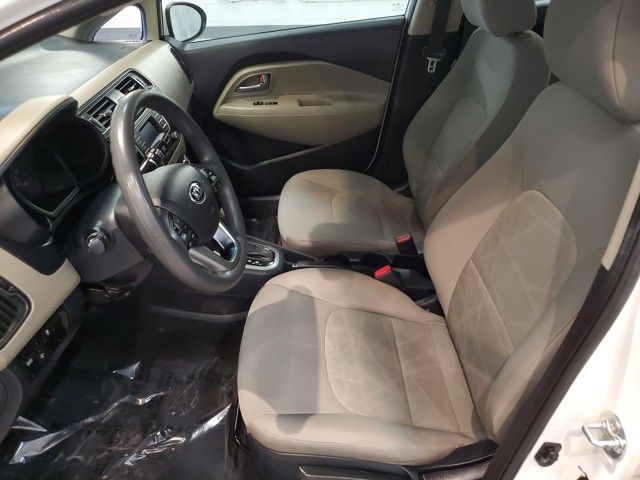Vehicle image 9 of 31
