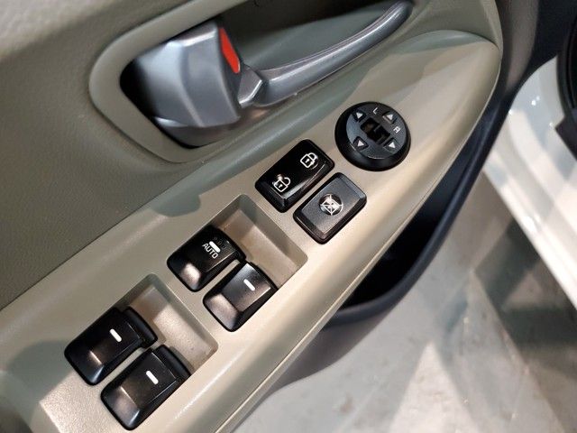 Vehicle image 11 of 31