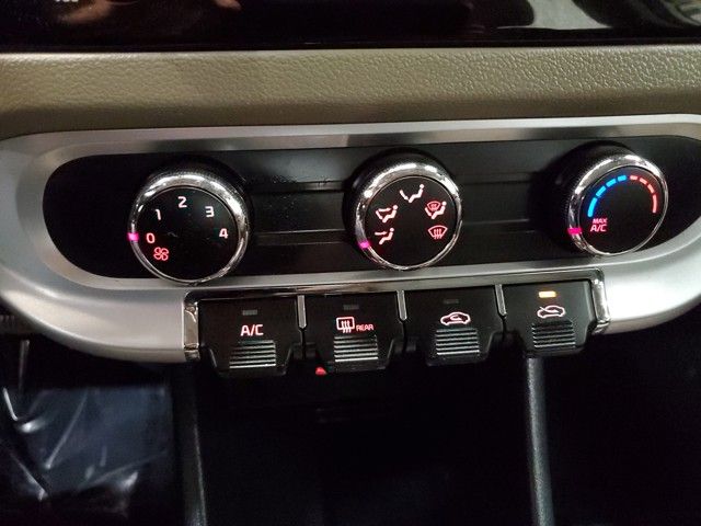 Vehicle image 18 of 31