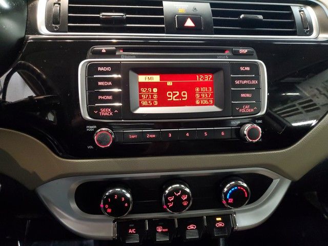 Vehicle image 17 of 31