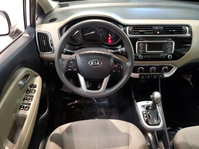 Vehicle image 13 of 31