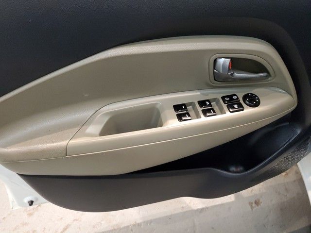Vehicle image 10 of 31