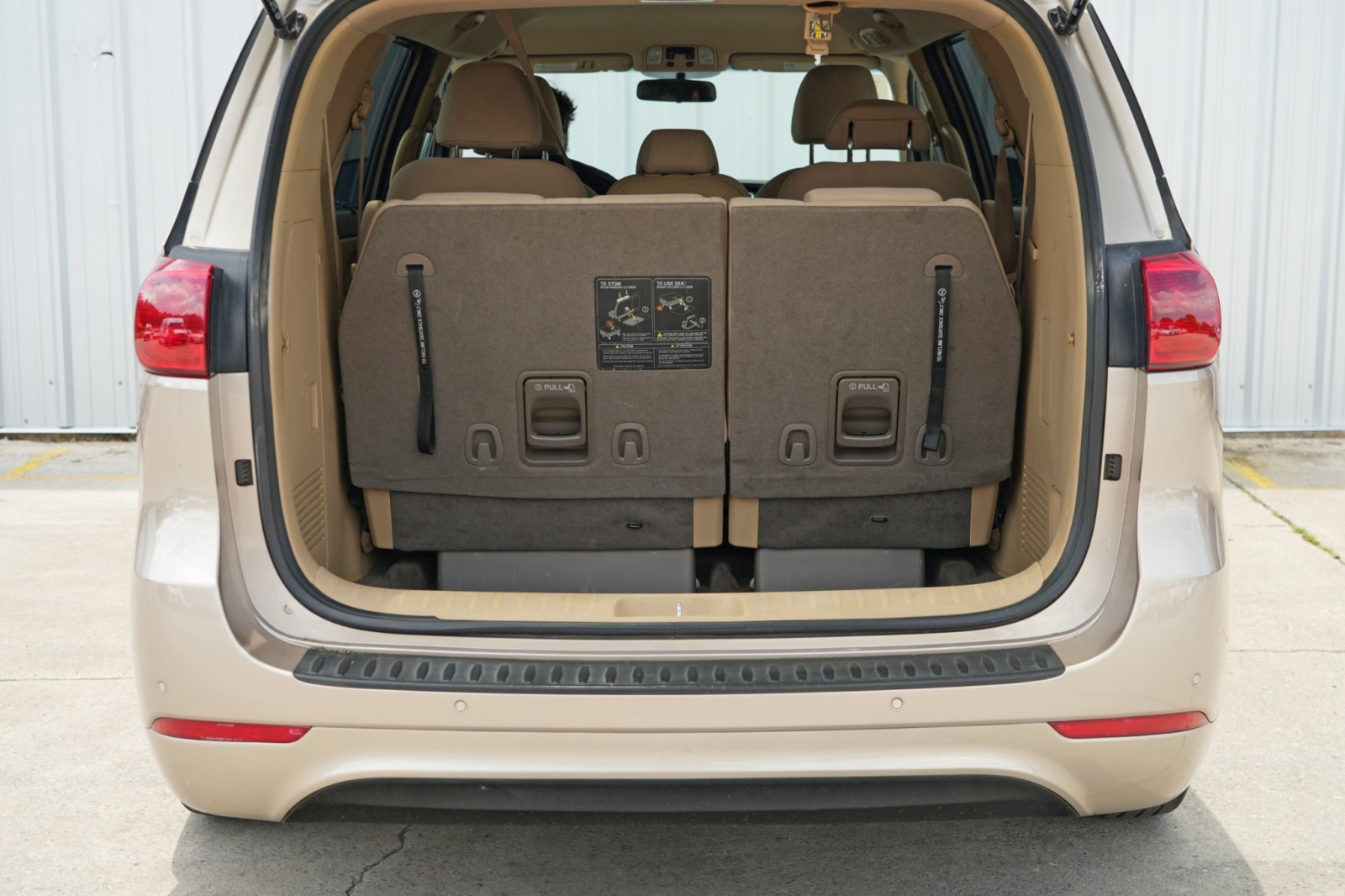 Vehicle image 17 of 61