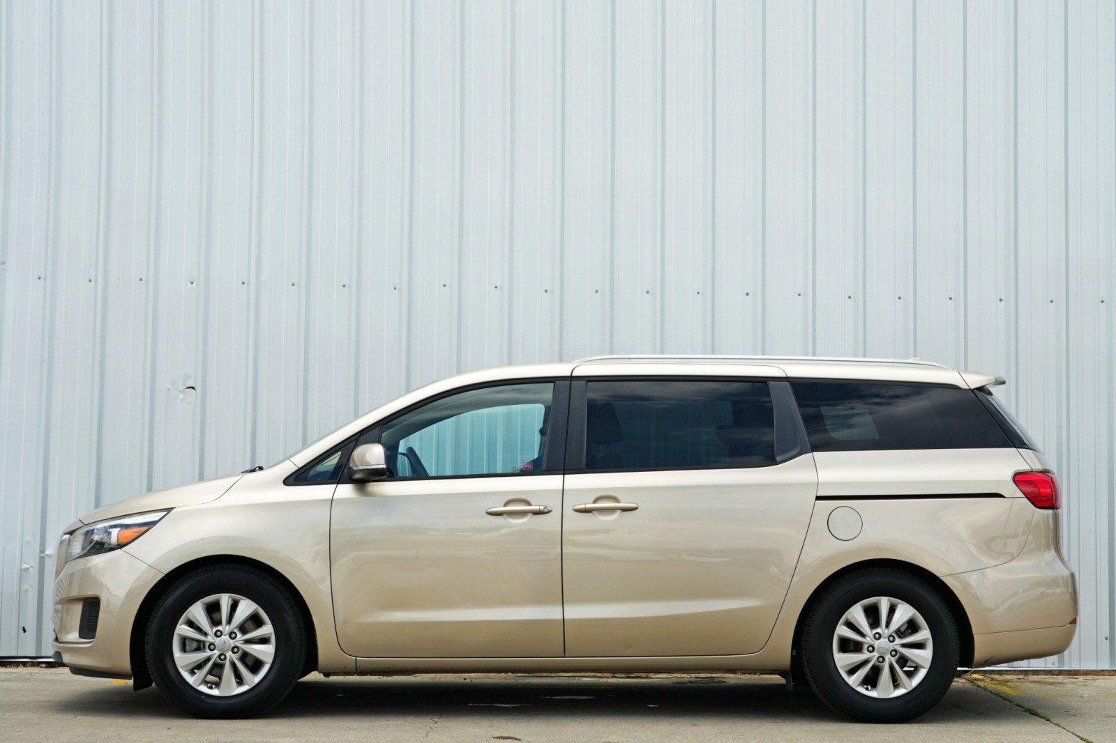 Vehicle image 15 of 61
