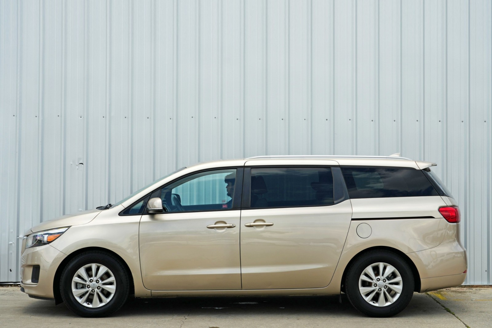Vehicle image 16 of 61