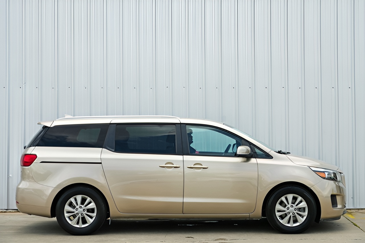 Vehicle image 53 of 61