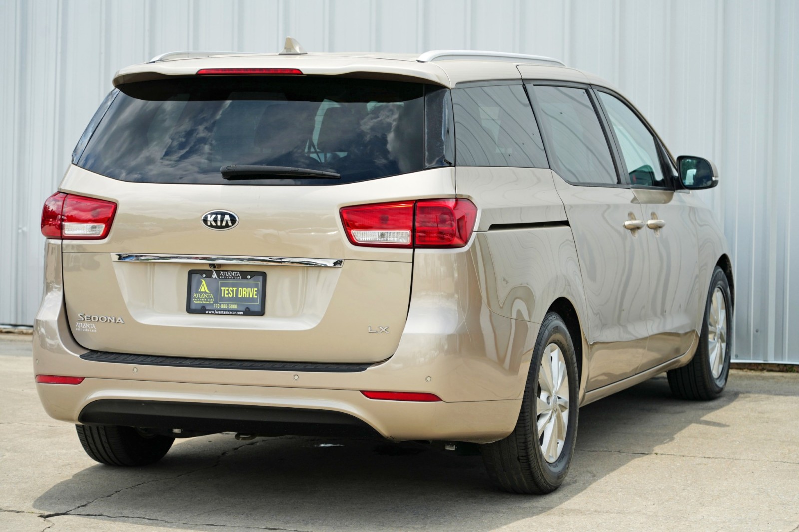 Vehicle image 10 of 61