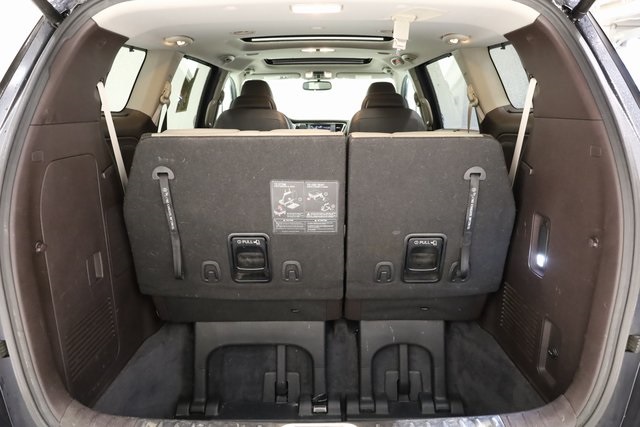 Vehicle image 17 of 24