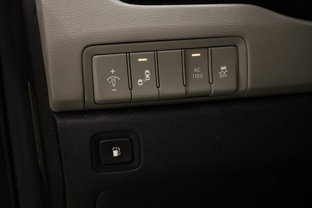 Vehicle image 5 of 24