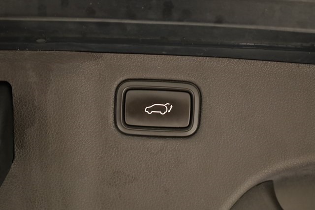 Vehicle image 20 of 24