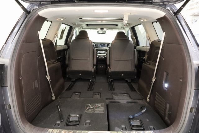 Vehicle image 19 of 24