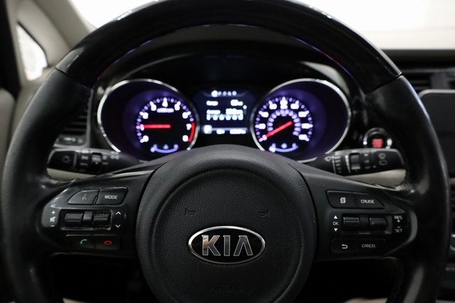 Vehicle image 6 of 24