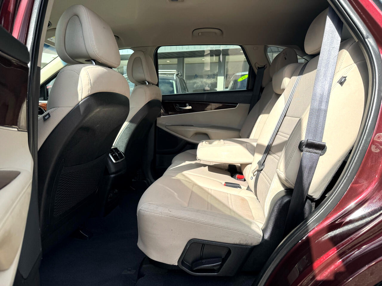 Vehicle image 27 of 51