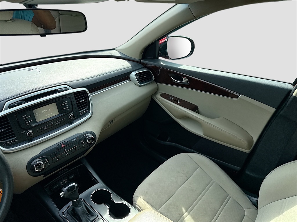 Vehicle image 20 of 27