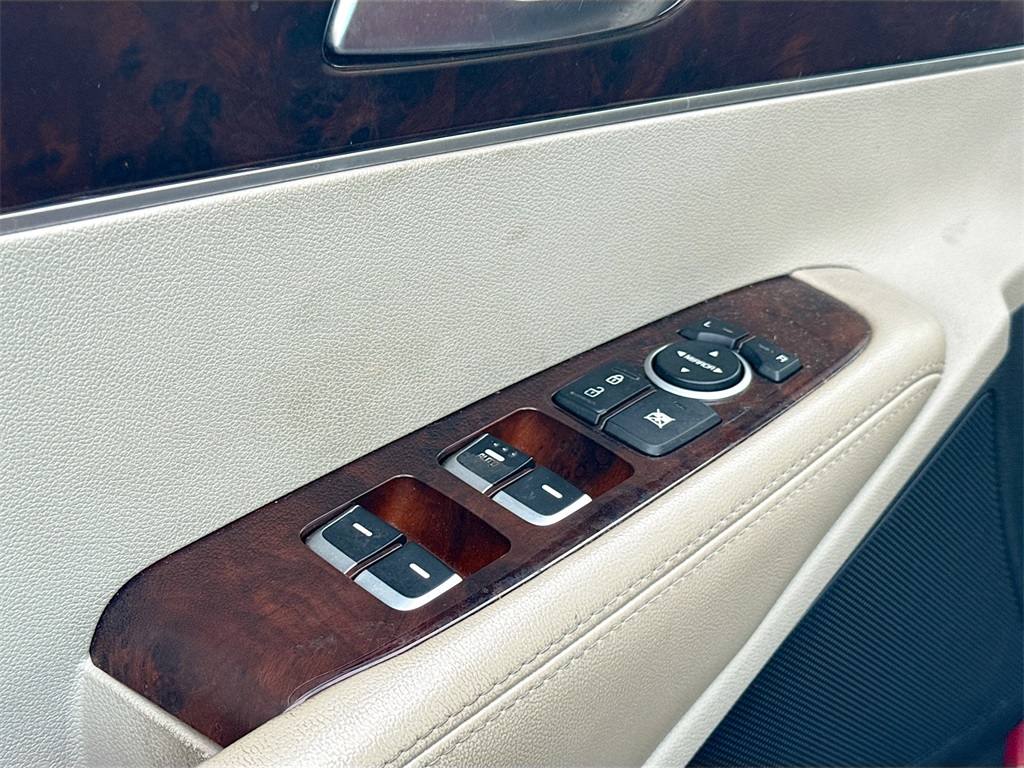 Vehicle image 16 of 27