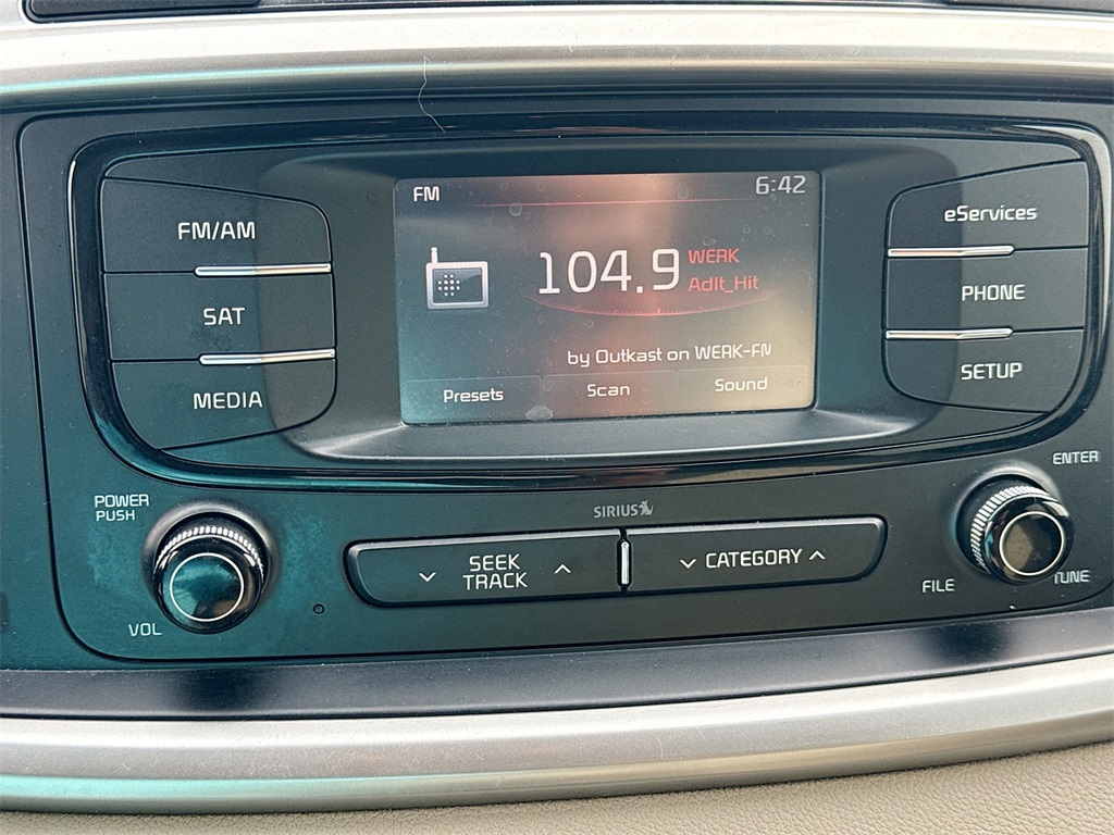 Vehicle image 13 of 27