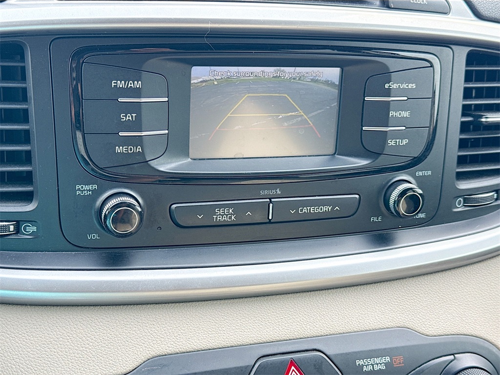 Vehicle image 12 of 27