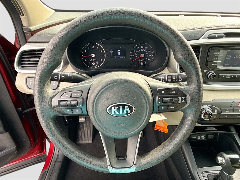Vehicle image 10 of 27