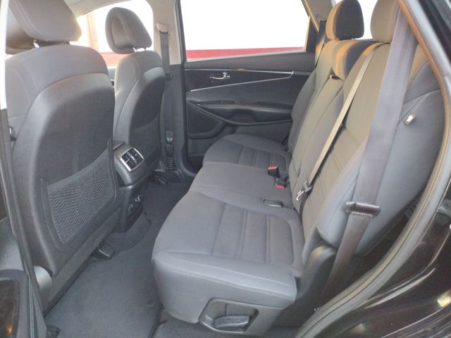Vehicle image 25 of 37