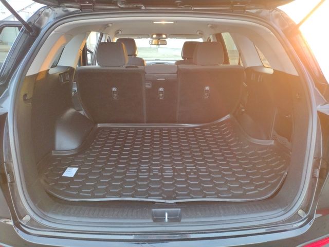 Vehicle image 23 of 37
