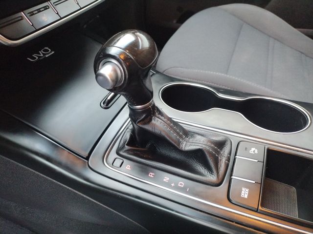 Vehicle image 24 of 37