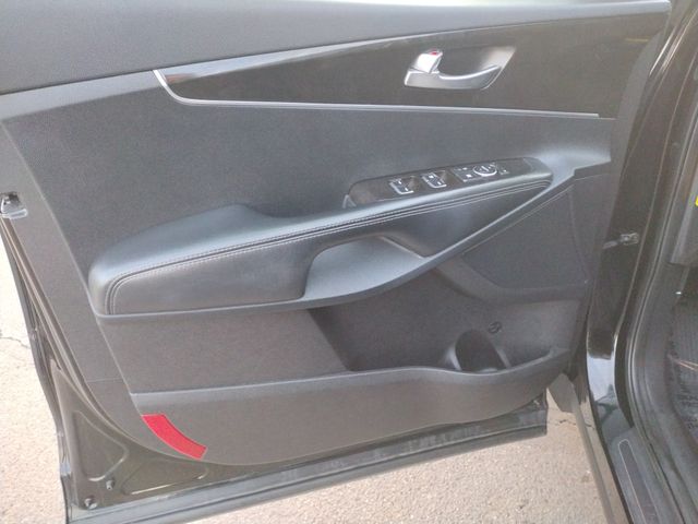 Vehicle image 11 of 37