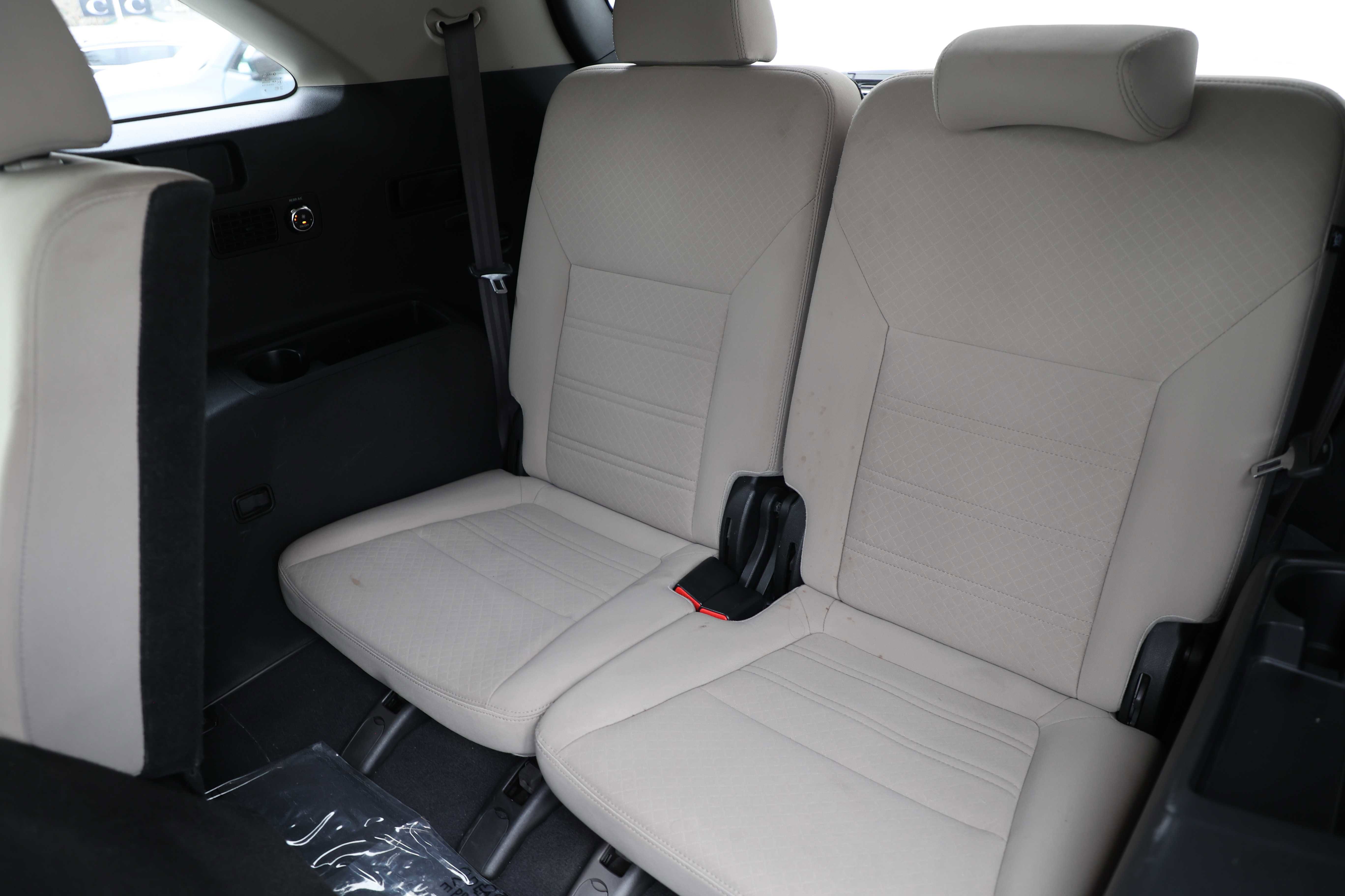 Vehicle image 14 of 15