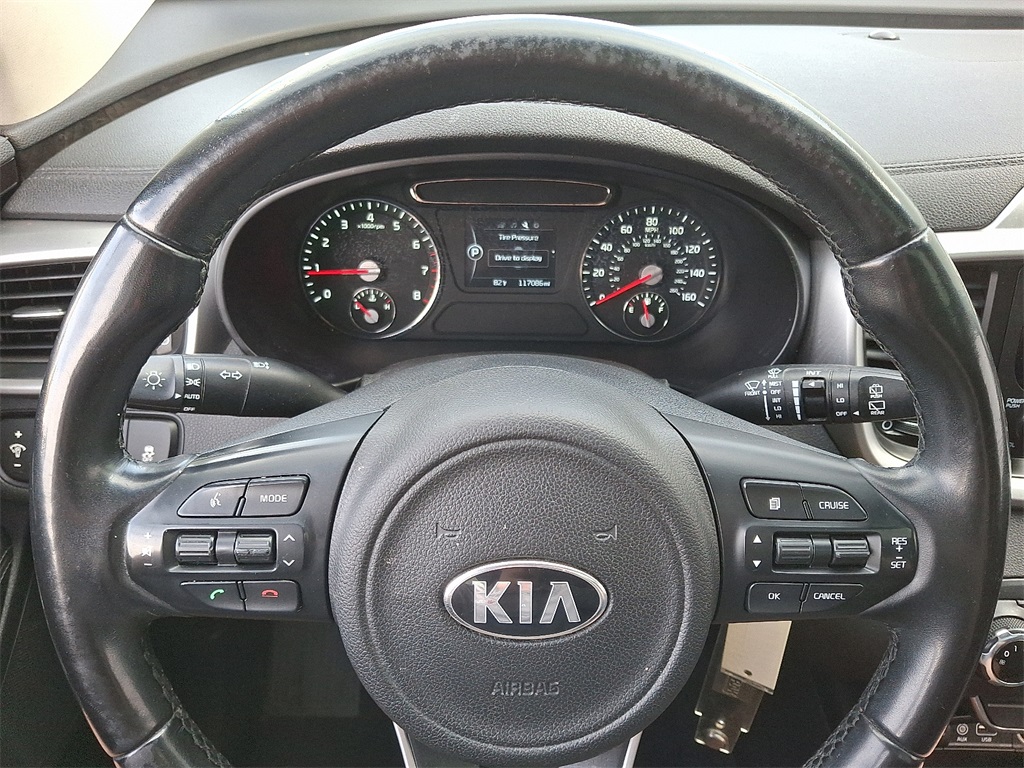 Vehicle image 19 of 31