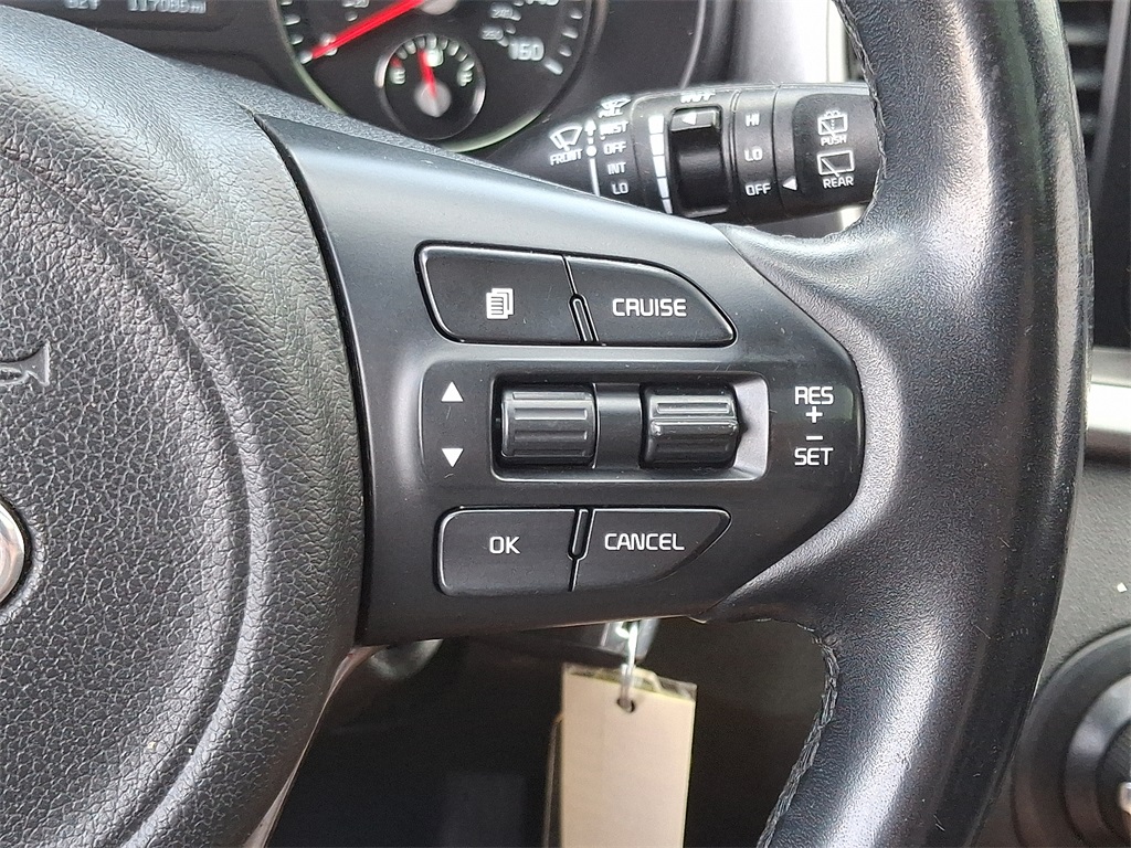 Vehicle image 22 of 31