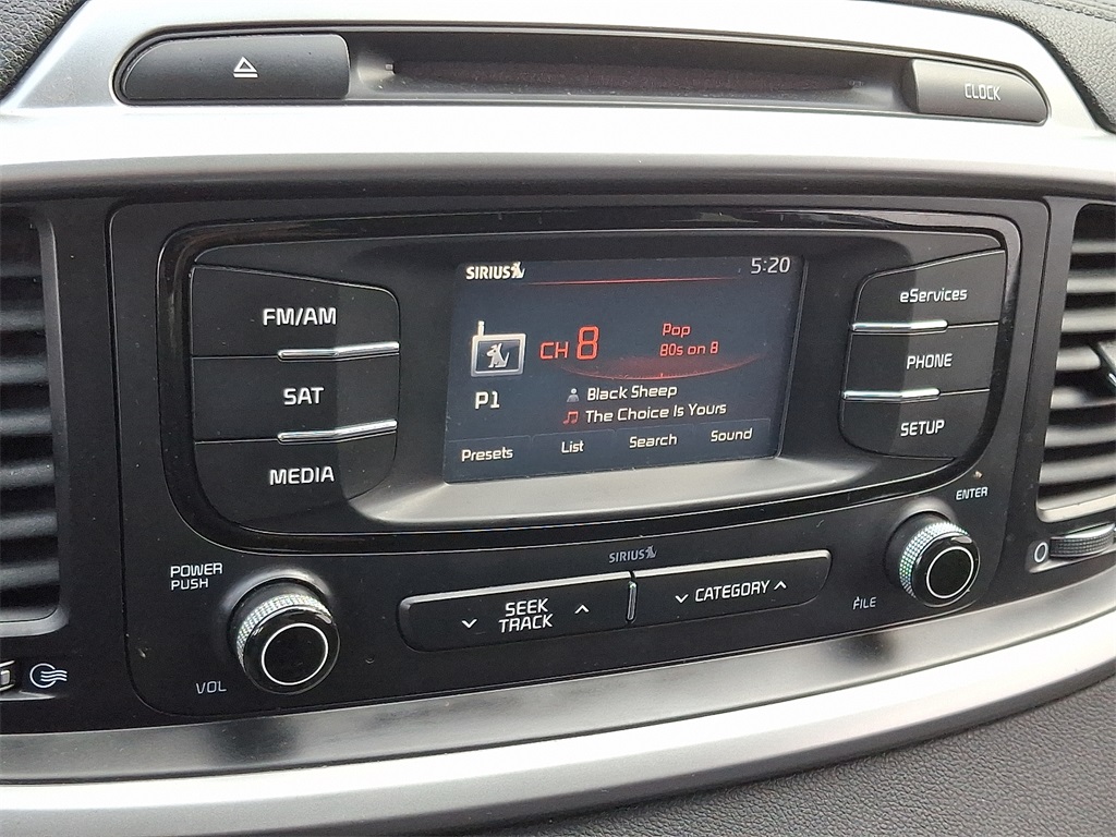 Vehicle image 17 of 31