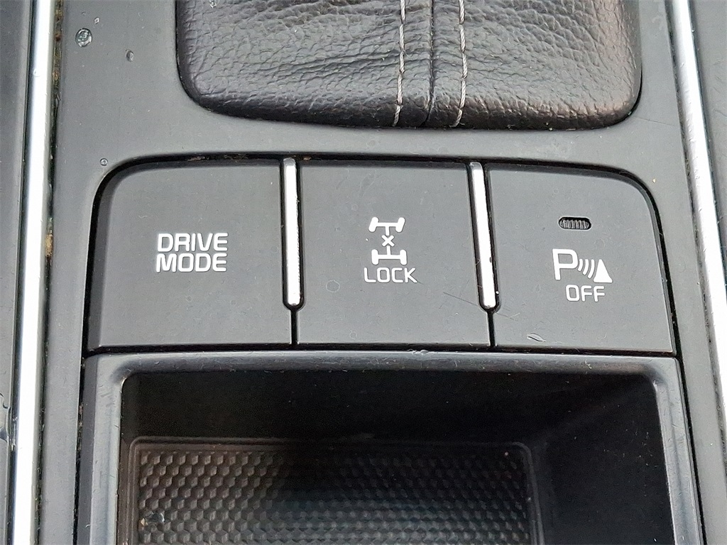 Vehicle image 26 of 31