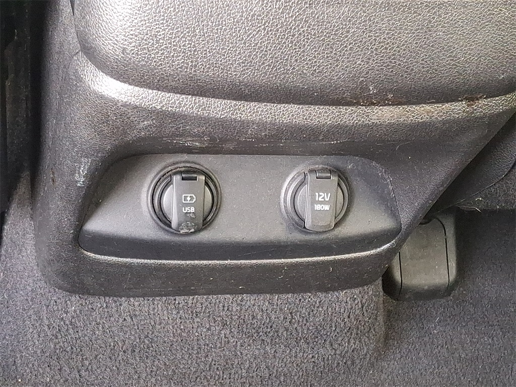 Vehicle image 10 of 31