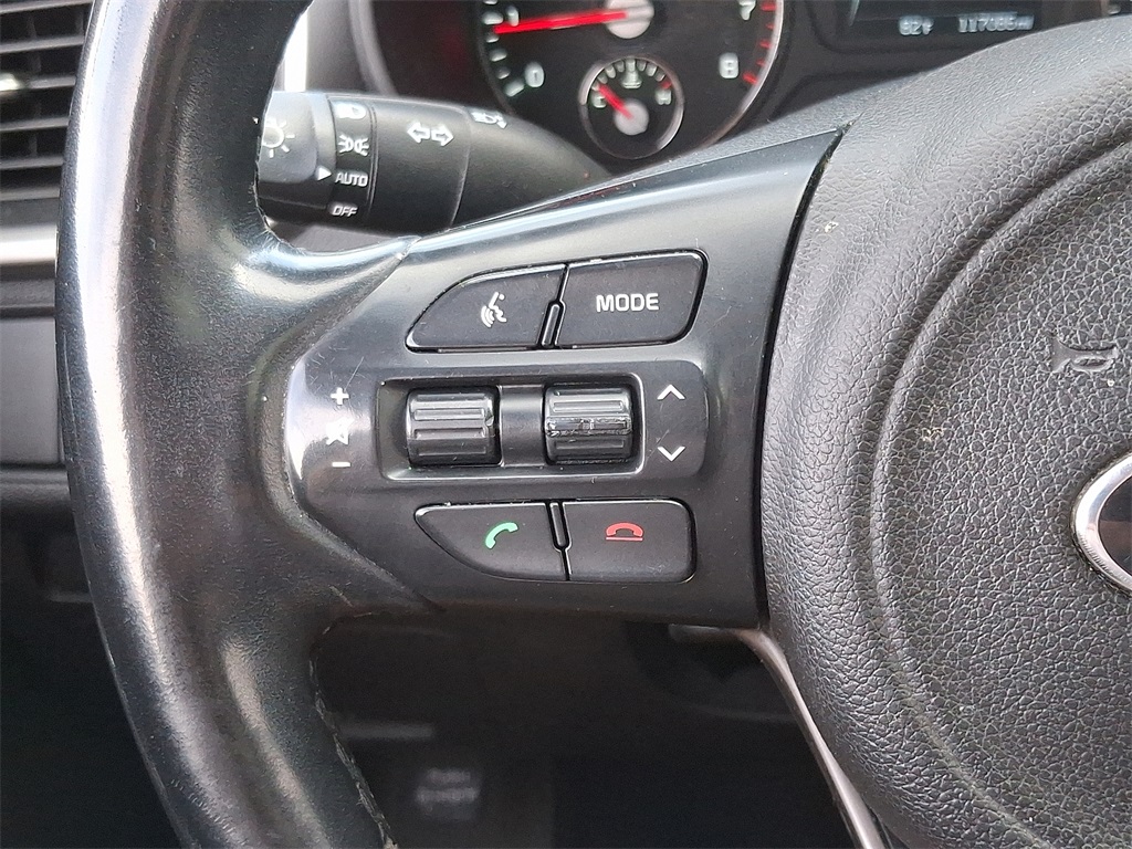 Vehicle image 21 of 31