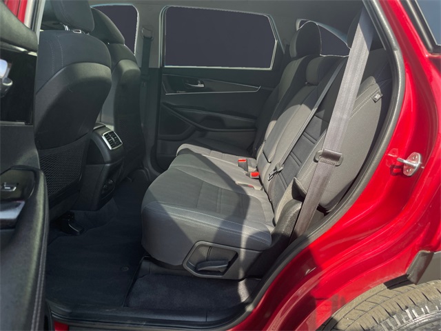 Vehicle image 13 of 15