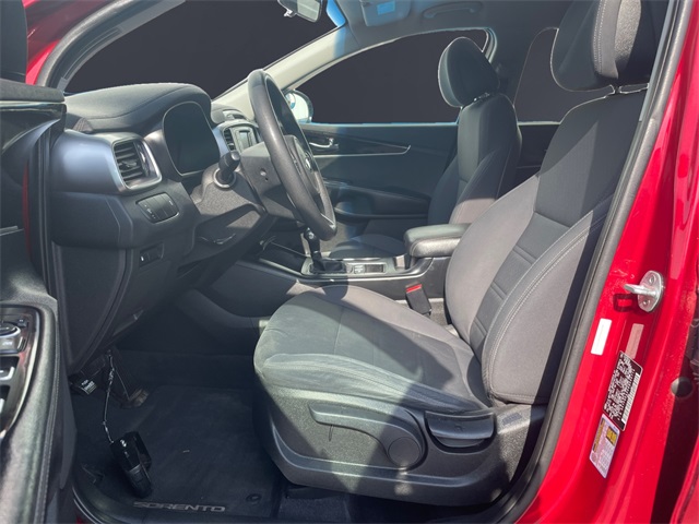 Vehicle image 11 of 15