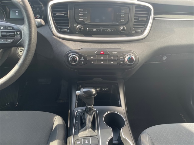 Vehicle image 12 of 15