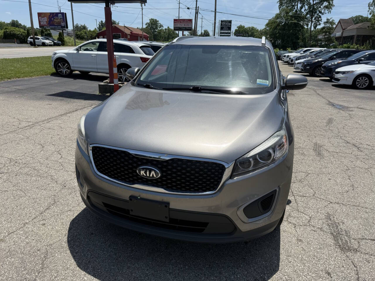 2016 Kia Sorento LX Image 2 of 24