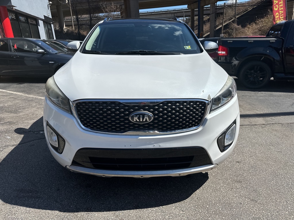 Vehicle image 8 of 42