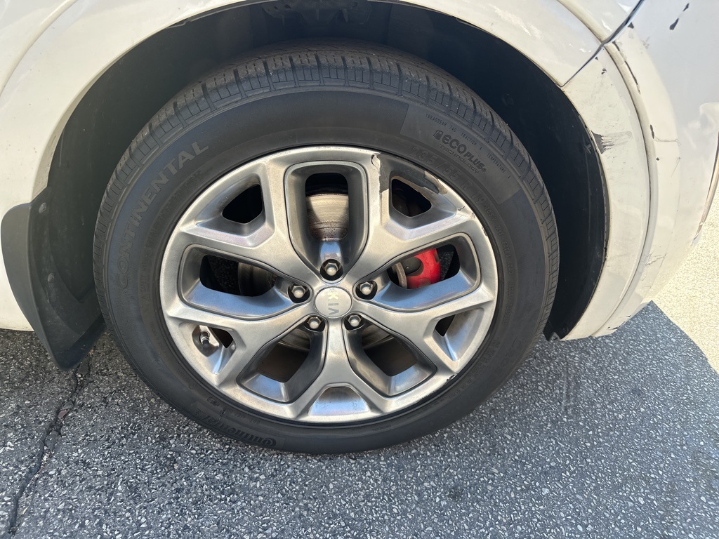 Vehicle image 36 of 42