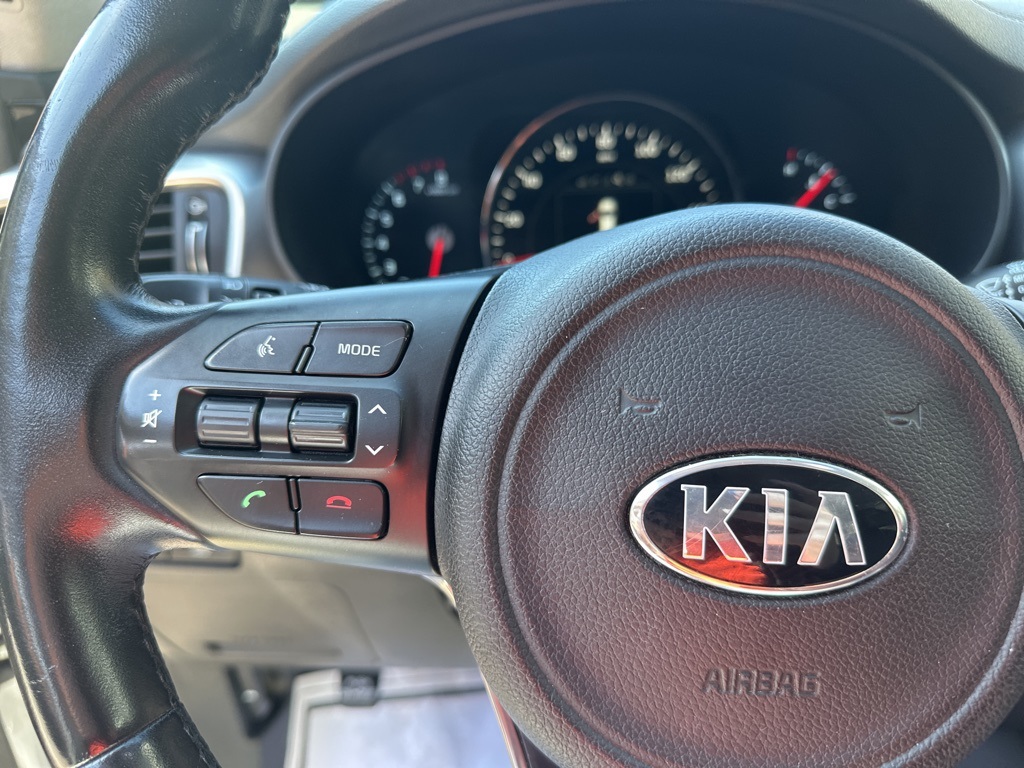 Vehicle image 15 of 42