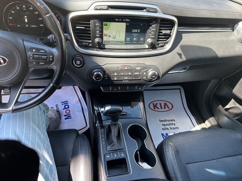 Vehicle image 18 of 42