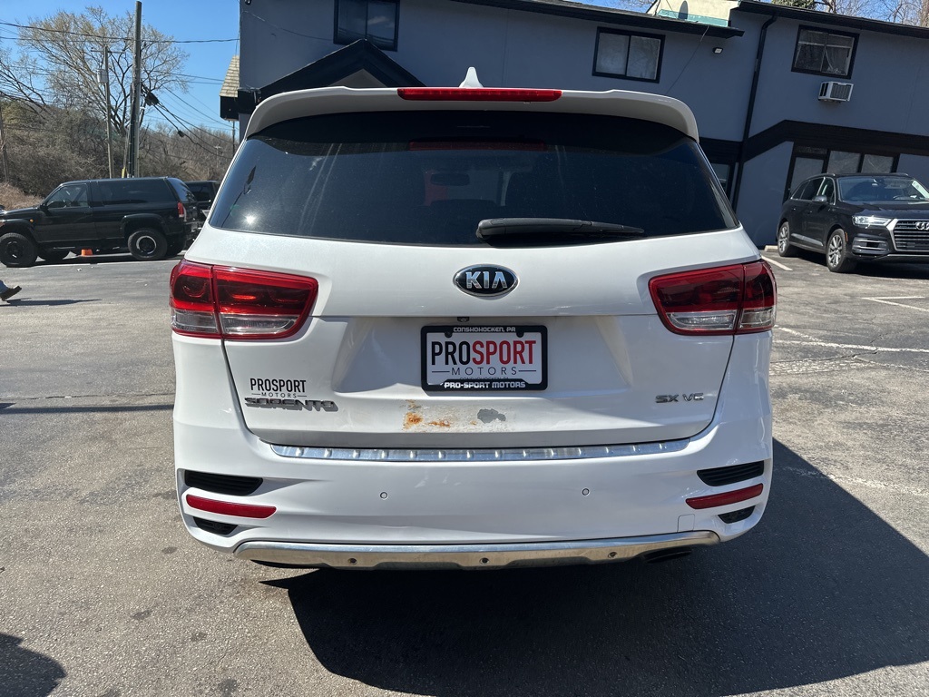 Vehicle image 4 of 42