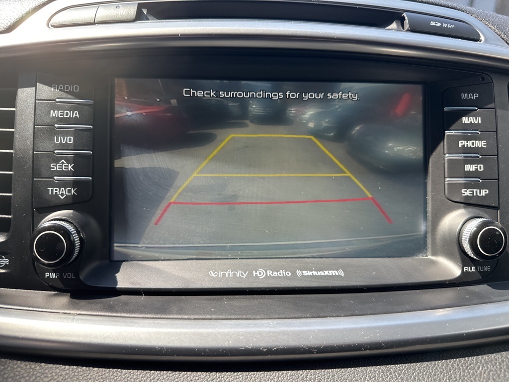 Vehicle image 20 of 42