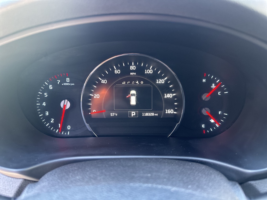 Vehicle image 17 of 42